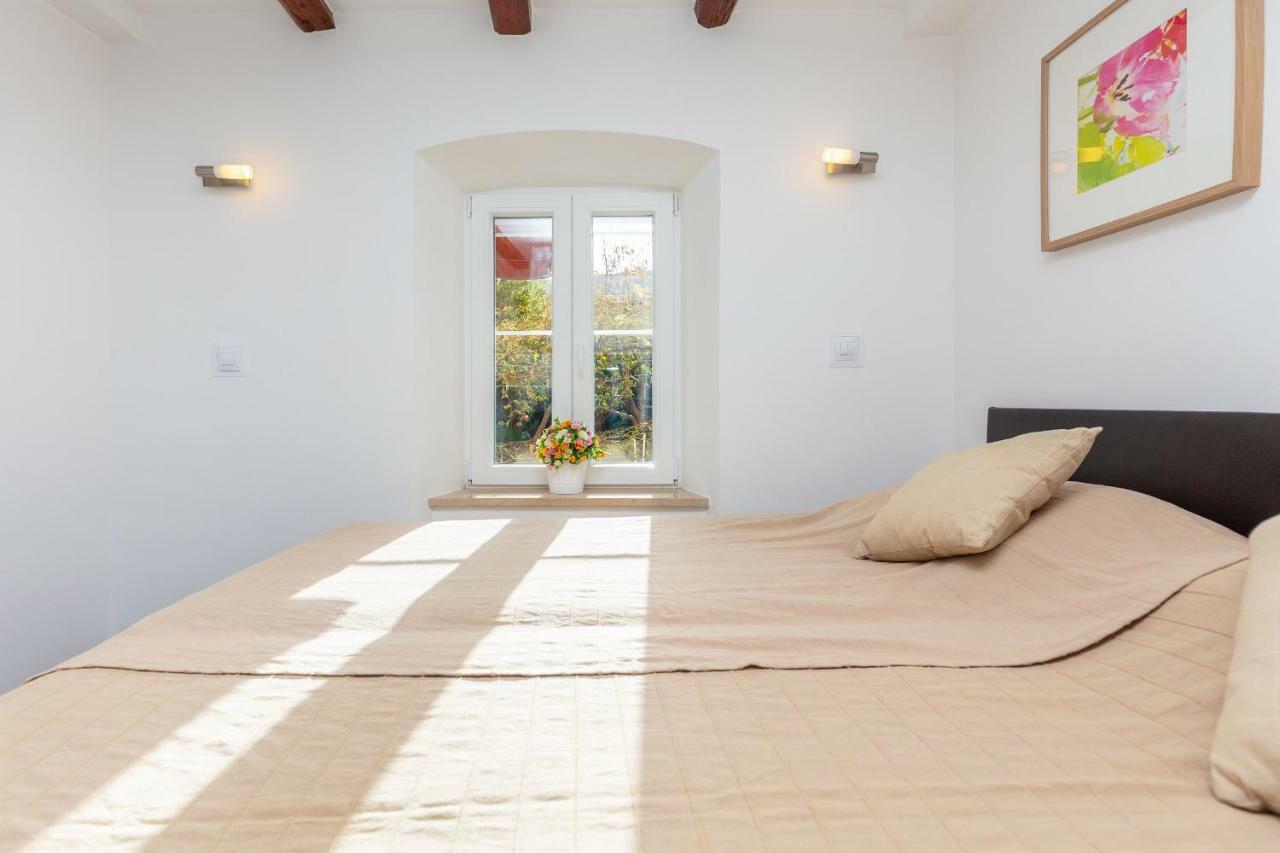 City Wall'S Studio Apartment دوبروفينك المظهر الخارجي الصورة